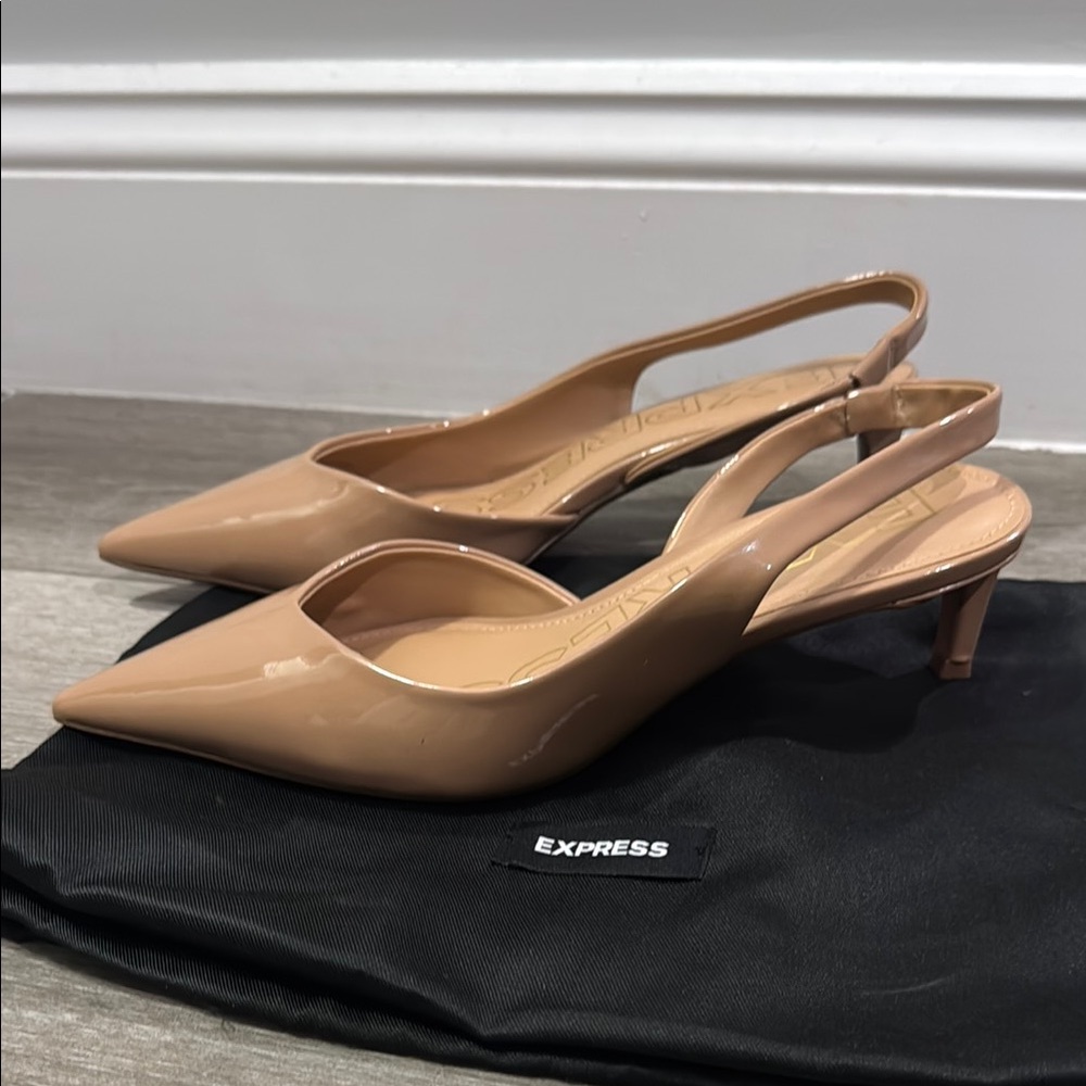 Express Tan Heels Sleek Pointed Toe Design